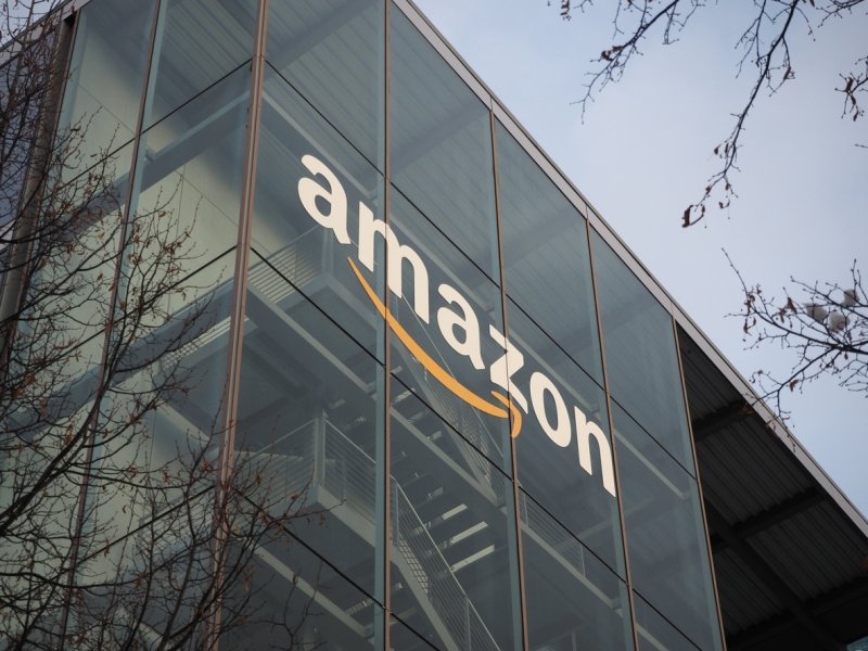 Amazon запускает доставку дронов Prime Air в Великобритании