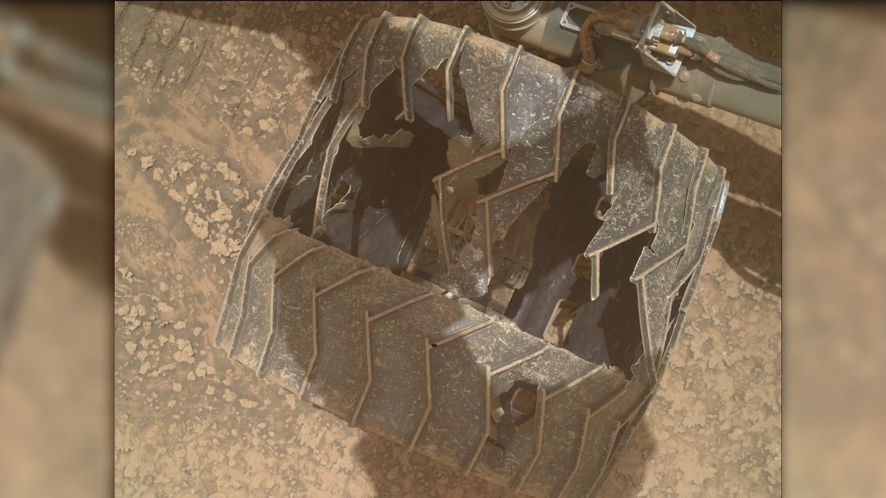 Износ колес марсохода Curiosity: 14 лет на Красной планете